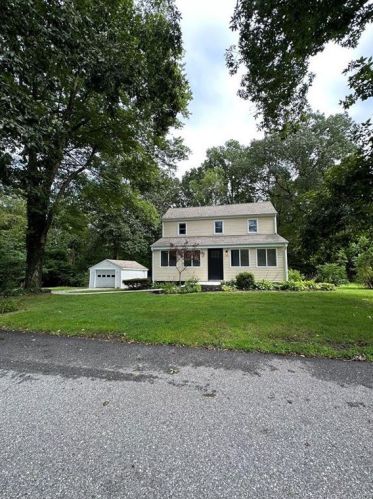 21 Cheney Rd, Pomfret Center, CT 06259-1707