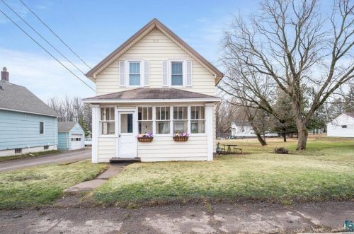 6016 Cody St, Duluth, MN 55807-1913