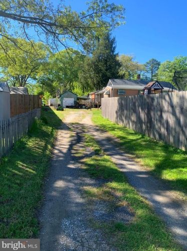 105 Light Street Ave, Riviera Beach, MD 21122-4329