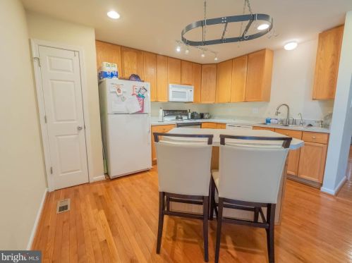 22 Holmes Dr, Charles Town, WV 25414-4199