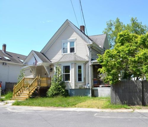 135 Norwood Ave, Warwick, RI 02888-2361