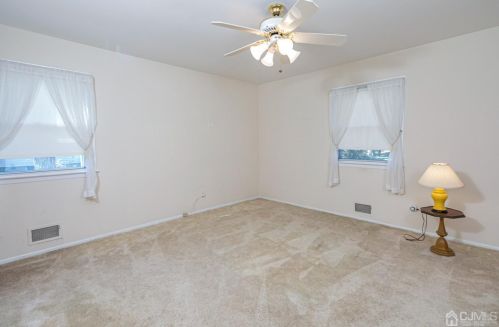 32 Taylor Rd, Princeton NJ 08540-9521 exterior