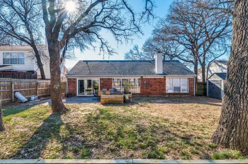 6881 Moss Ln, Fort Worth TX  76182-7039 exterior