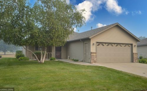 815 Willow View Ln, Saint Cloud, MN 56387-1642