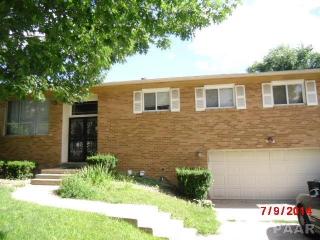 2400 Wagner Ln, Peoria, IL 61615-4241