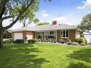 211 Lakeview Terrace Blvd, Minnetrista, MN 55387