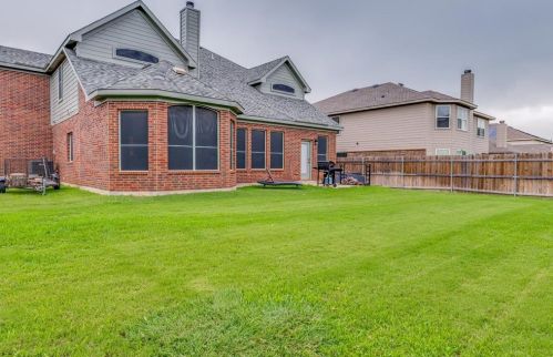 5329 Molasses Dr, Fort Worth TX  76179-8166 exterior