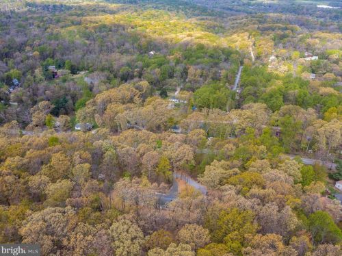 2324 Chestnut Hill Rd, Harpers Ferry WV  25425-5140 exterior