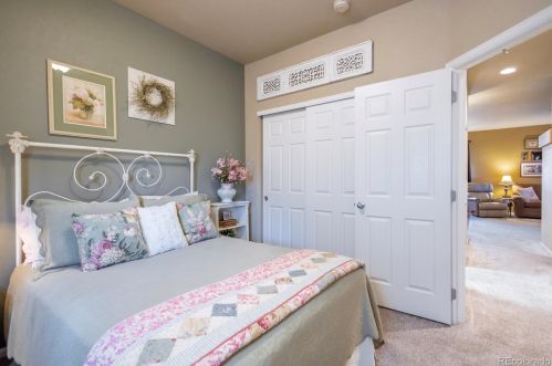 25057 Canal Pl, Aurora CO 80018-1627 exterior