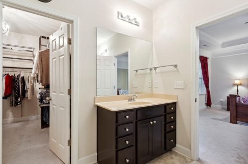 5568 High Point Rd, Atlanta GA  30342-5039 exterior