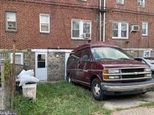 6737 Lynford St, Philadelphia PA 19149-2127 exterior