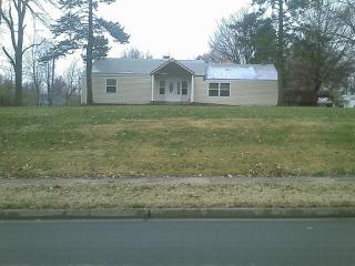 12 Norshire Ln, Hazelwood, MO 63042-2620