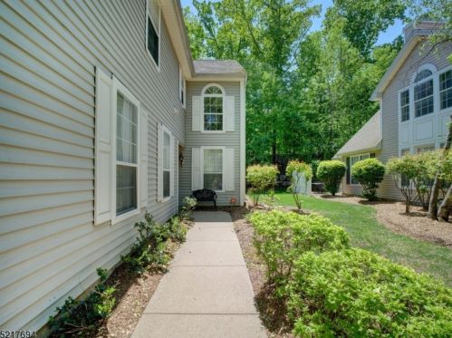 34 Mulberry Ln, Mount Arlington, NJ 07856-1383