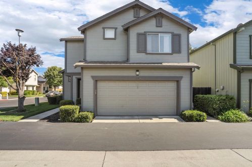 6334 Laguna Mirage Ln, Elk Grove, CA 95758-5461