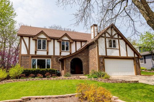 220 Patricia Ln, Hanover Park, IL 60103-4039
