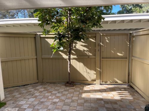 181 Rockwood, Irvine CA  92614-7945 exterior