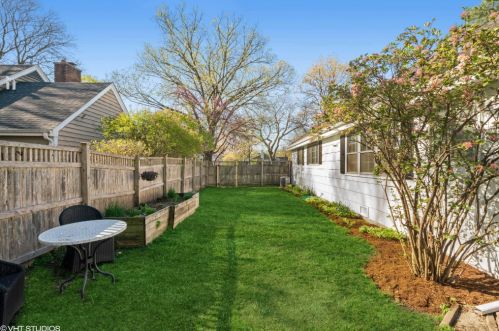 5616 Ridgewood Dr, Western Springs, IL 60558-2124