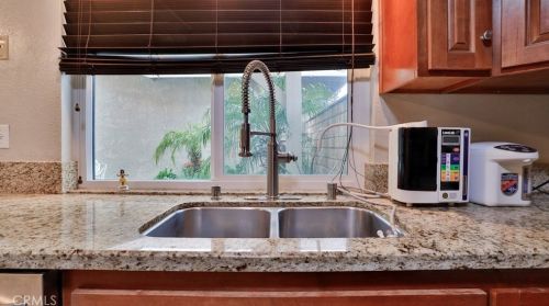 1615 Carmel Cir, Upland CA  91784-1726 exterior