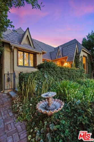 1212 Cedar St, Glendale CA  91207-1427 exterior