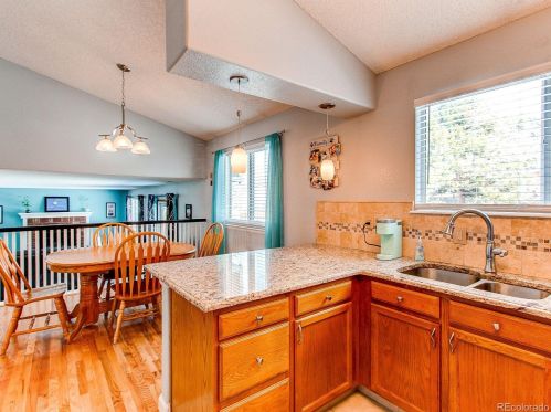 20695 Oxford Pl, Denver CO 80014-5137 exterior