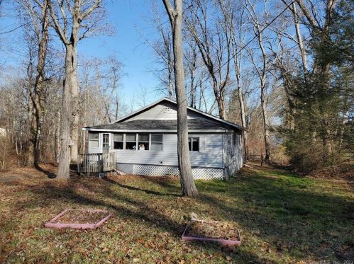 50 Berry Ave, Coventry, CT 06238-2410