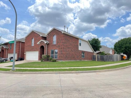 6737 Thaxton Trl, Fort Worth TX  76137-7547 exterior