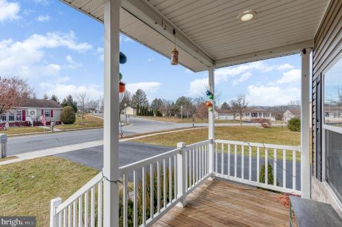 123 Oriole Dr, Carlisle PA  17013-8770 exterior