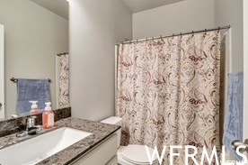 6537 Hvn Maple Dr, Taylorsville UT 84081-4162 exterior