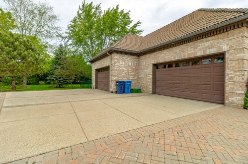 1793 Reserve Ct, Highland Park, IL 60035-1603