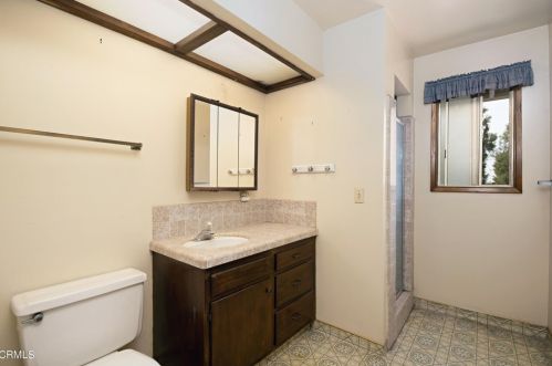 2362 Chapman Rd, Glendale CA  91214-3013 exterior