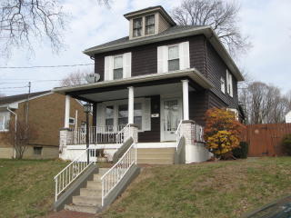445 Russell Ave, Delaware Park, NJ 08865-3943