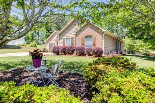 4500 Whiteleaf Way, Holly Springs, GA 30115-2815