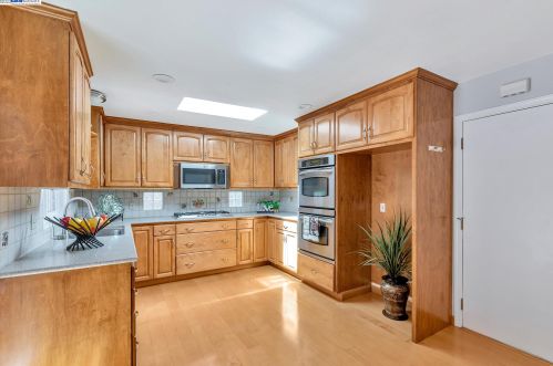 6355 Mountford Dr, San Jose, CA 95123-5246