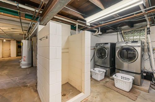 2071 61 Ave, Hobart IN 46342-6517 exterior