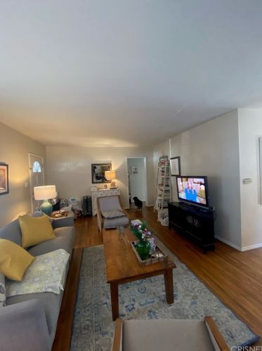 13916 La Maida St, Van Nuys, CA 91423-1907