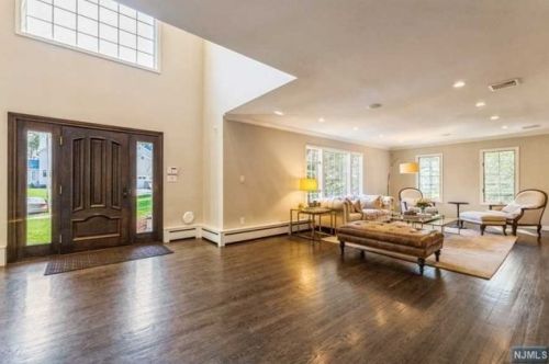 55 Auryansen Ct, Closter, NJ 07624-2847