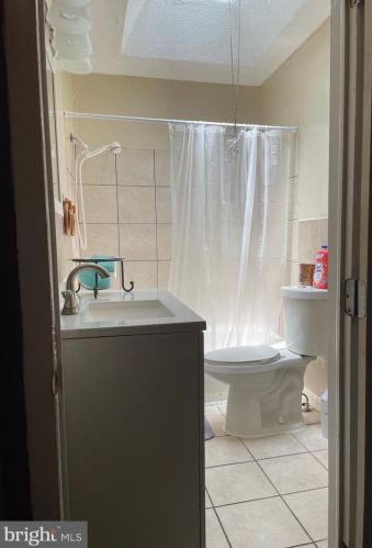 2524 61 St, Philadelphia PA 19142-3402 exterior