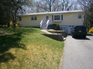74 Castlewood Trl, Sparta, NJ 07871-3704
