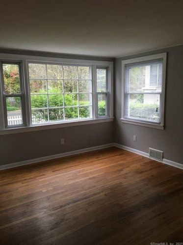 9 Triangle St, Norwalk CT  06855-1603 exterior