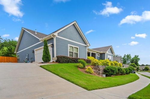 1566 Renaissance Dr, Conyers GA  30012-8024 exterior