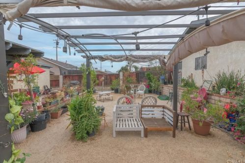 3564 Valley Way, Riverside CA  92509-1450 exterior