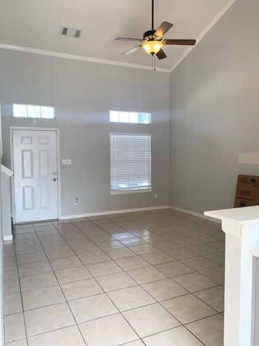 120 James Lin Cir, Uhland TX  78640-5347 exterior