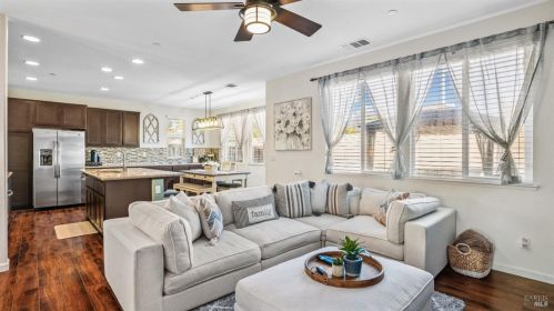 5283 Gramercy Cir, Fairfield CA  94533-6680 exterior