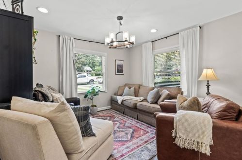 1502 Fama Dr, Atlanta GA  30329-3309 exterior