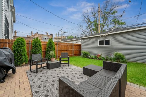 1616 Hamlin Ave, Chicago IL  60647-4608 exterior