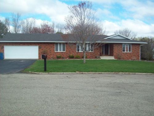 303 Centennial Circle Dr, Normandy, IL 61376-9012