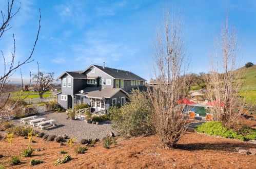 7670 Crews Rd, Gilroy CA  95020-9558 exterior