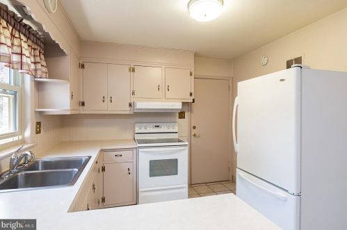 54 Sunrise Ave, Lancaster PA  17601-3942 exterior