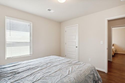 3812 Hempstead Way, Atlanta GA  30331-5268 exterior