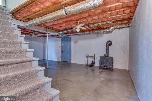 165 Gingerbread Ln, Harpers Ferry WV 25425-5591 exterior